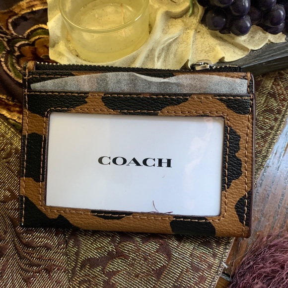 SOLD⛔️Authentic COACH Coated canvas/smooth leather leopard zip card/ID/Keychain - Picture 2 of 8